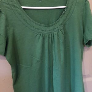 2 tops size XL